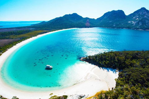 Wineglass Bay Private Charter Service - Accommodation Mooloolaba 2