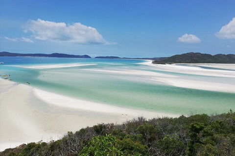 2-Night Whitsundays Sailing Cruise Incl. Whitehaven Beach & Great Barrier Reef - Accommodation Mooloolaba 1